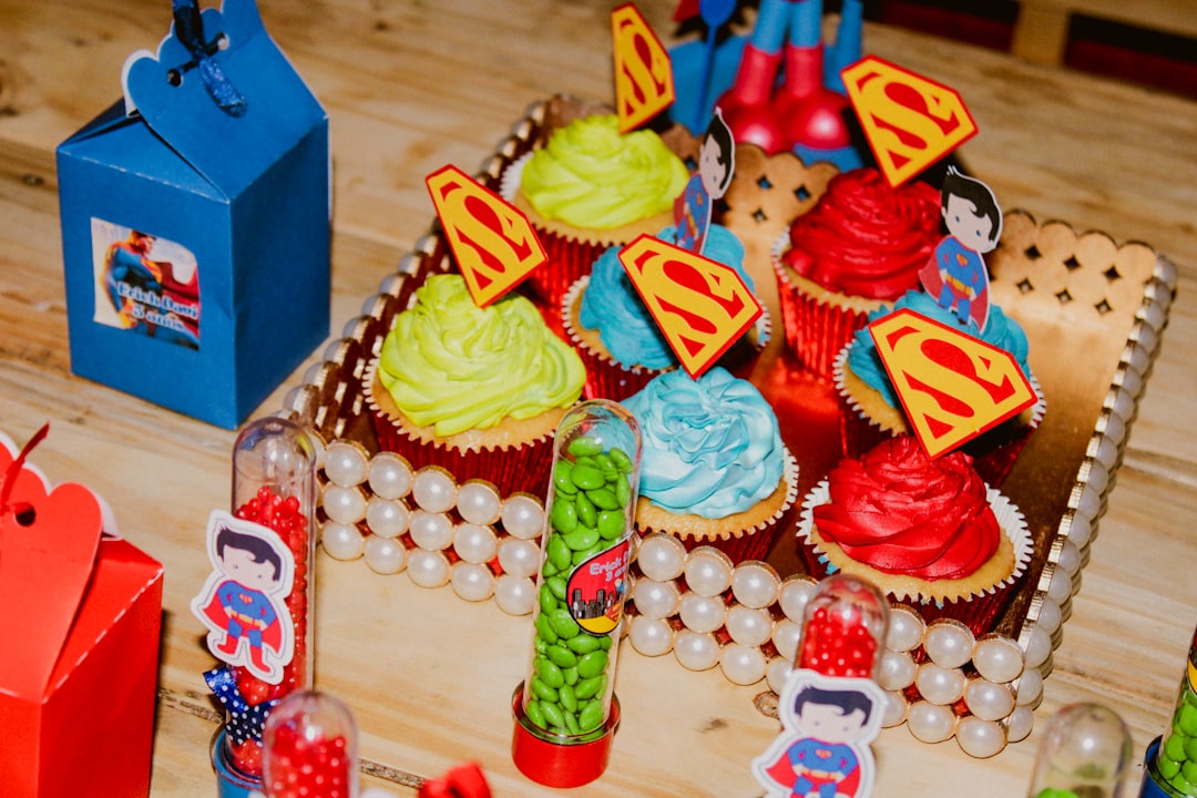 Phông nền sinh nhật siêu anh hùng