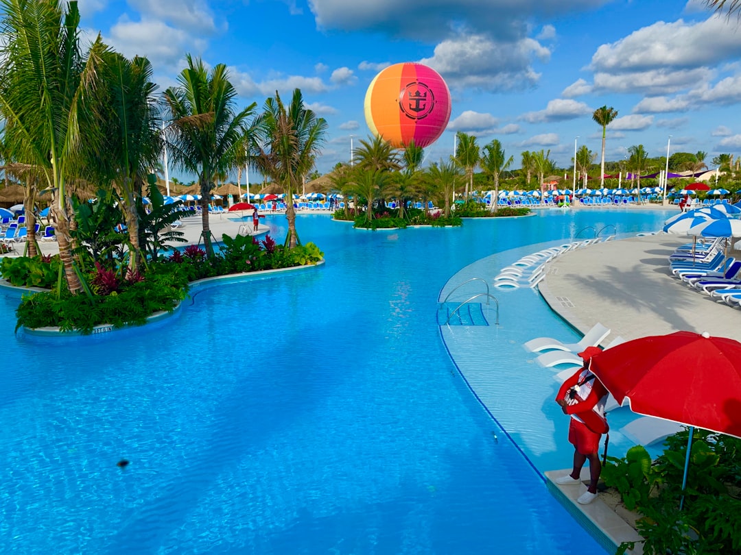 Loại bóng bay cho pool party